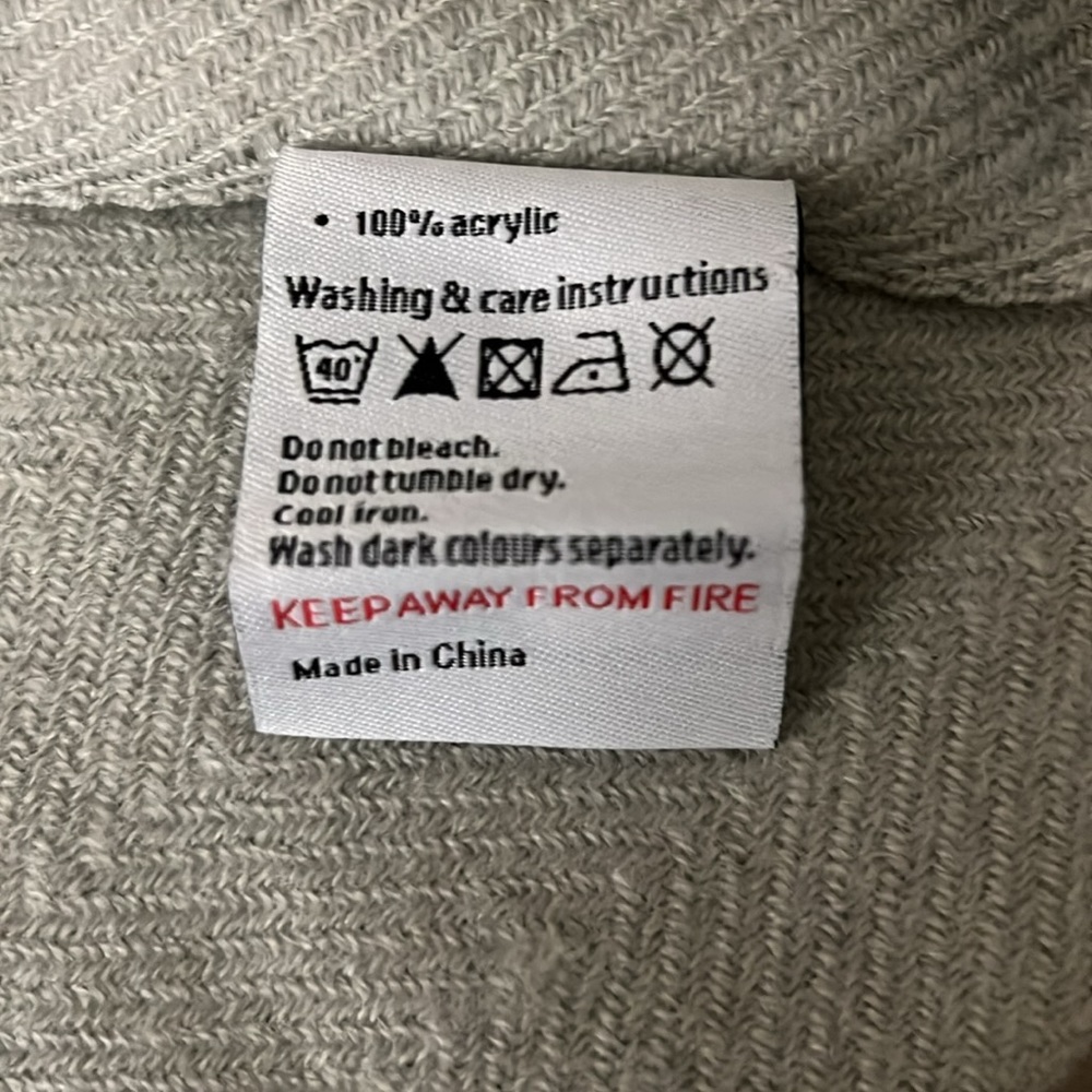 Never Used Couch Throw - Picture 3 of 4